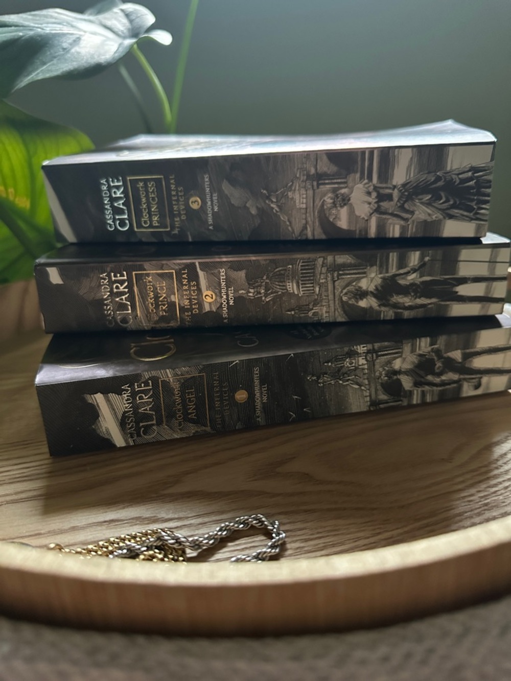 Cassandra Clare The Infernal Devices (Clockwork Trilogy) - Black and White